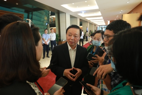 Giải pháp nào khắc phục sau mưa lớn Hà Nội "biến thành sông"?