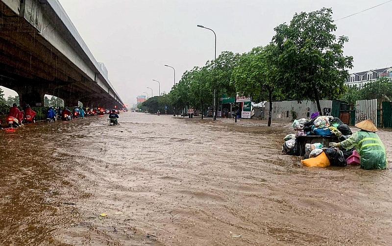 Giải pháp nào khắc phục sau mưa lớn Hà Nội 