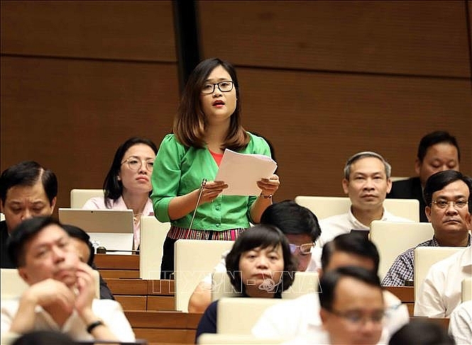 Đại biểu Quốc hội tỉnh Phú Thọ Hà Ánh Phượng phát biểu ý kiến. Ảnh: Minh Đức/TTXVN