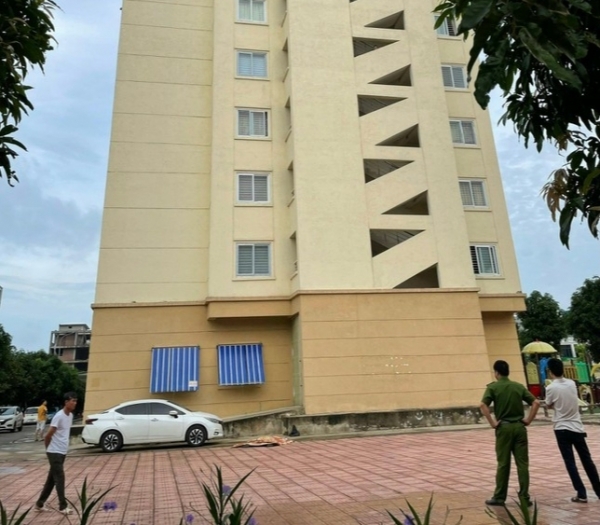 Phó Giám đốc Sở Khoa học và Công nghệ Thanh Hóa rơi chung cư tử vong