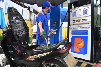 Giá xăng dầu giảm sâu, hơn 3.000 đồng/lít