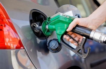 Giá xăng dầu giảm lần thứ 4 liên tiếp
