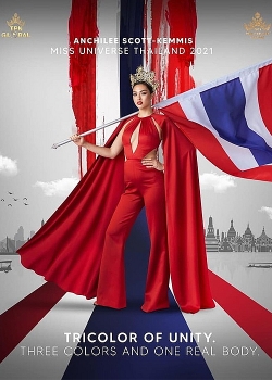 Hoa hậu Thái Lan đối mặt với nguy cơ bị kiện vì ảnh đứng trên Quốc kỳ