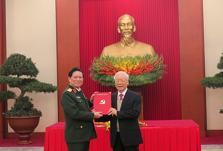 Tổng Bí thư trao quyết định nghỉ chế độ cho 6 Ủy viên Bộ Chính trị