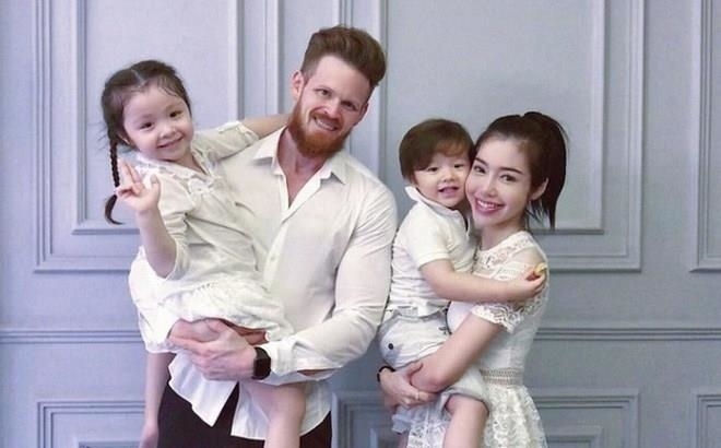 D.F là người chủ động chia sẻ hình ảnh vợ con lên trang cá nhân