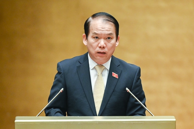 Chủ nhiệm Ủy ban Pháp luật của Quốc hội Hoàng Thanh Tùng trình bày Báo cáo. Ảnh: Phạm Thắng