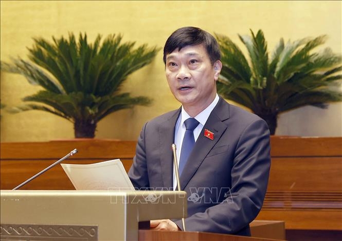 Chủ nhiệm Ủy ban Kinh tế của Quốc hội Vũ Hồng Thanh trình bày Báo cáo giải trình, tiếp thu, chỉnh lý dự thảo Luật Dầu khí (sửa đổi). Ảnh: Doãn Tấn/TTXVN