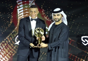 Mbappe nhận giải thưởng Cầu thủ nam hay nhất năm