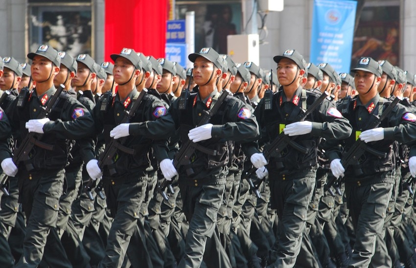 Luật Cảnh sát cơ động quy định cụ thể nhiệm vụ, quyền hạn của Cảnh sát cơ động.