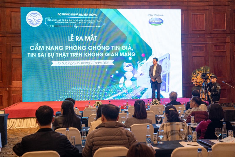 Theo ông Lê Quang Tự Do, Cục trưởng Cục Phát thanh, Truyền hình và Thông tin điện tử, cuốn Cẩm nang sẽ góp phần nâng cao nhận thức của người dân về tin giả.