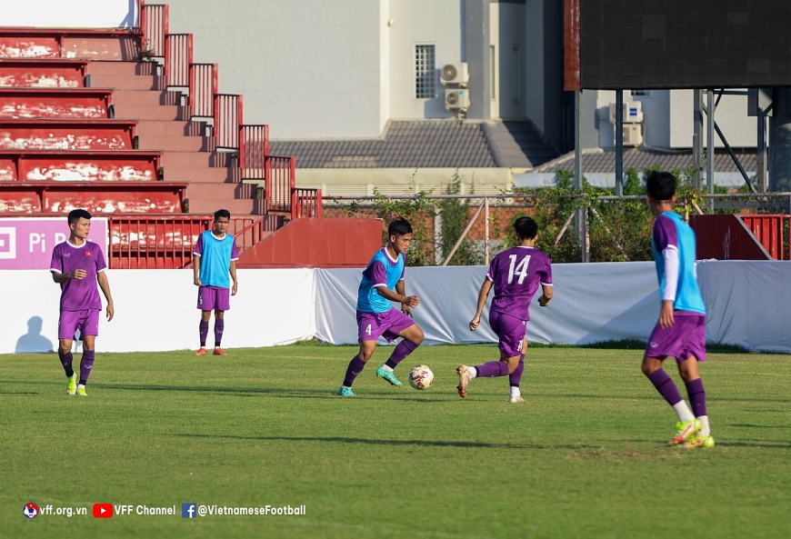 4 cầu thủ U23 Việt Nam nghi nhiễm Covid-19