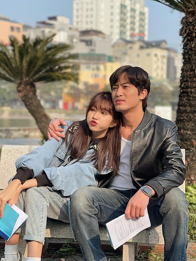 Thương ngày nắng về 2 hé lộ ảnh hậu trường thú vị