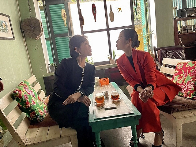 Thương ngày nắng về 2: Mẹ con Vân Trang thân thiết trong loạt ảnh hậu trường