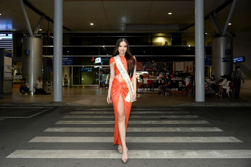 Á hậu Trần Hoài Phương lên đường dự thi 'Miss Eco International 2022'