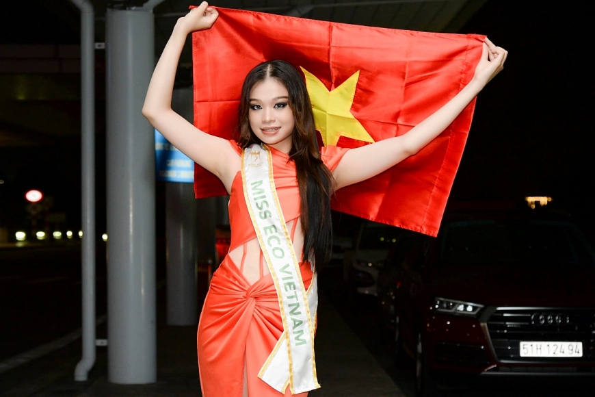Á hậu Trần Hoài Phương lên đường dự thi 'Miss Eco International 2022'