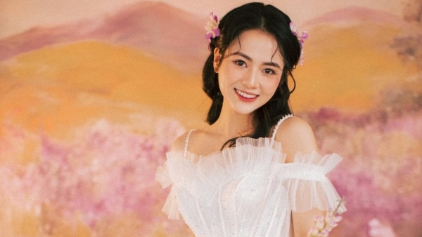 Việt Hoa hoá công chúa trong ngày 8/3