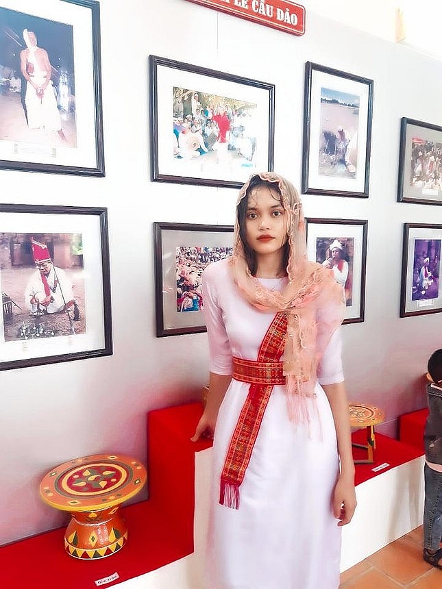 Vẻ đẹp của cô gái dân tộc Chăm dự thi Hoa hậu Hoàn vũ Việt Nam