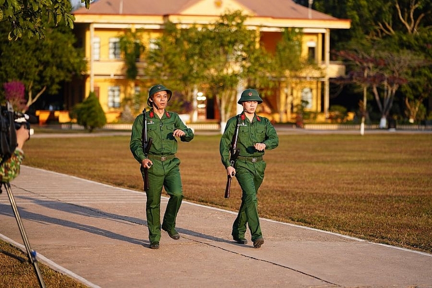 Sao nhập ngũ tập 3: Hòa Minzy liên tục bị nhắc nhở vì thiếu nghiêm túc