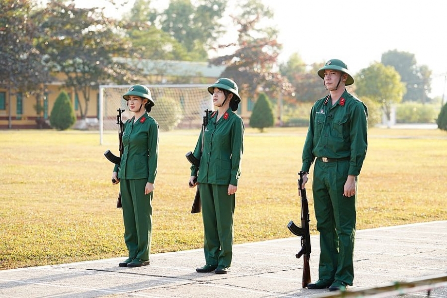 Sao nhập ngũ tập 3: Hòa Minzy liên tục bị nhắc nhở vì thiếu nghiêm túc