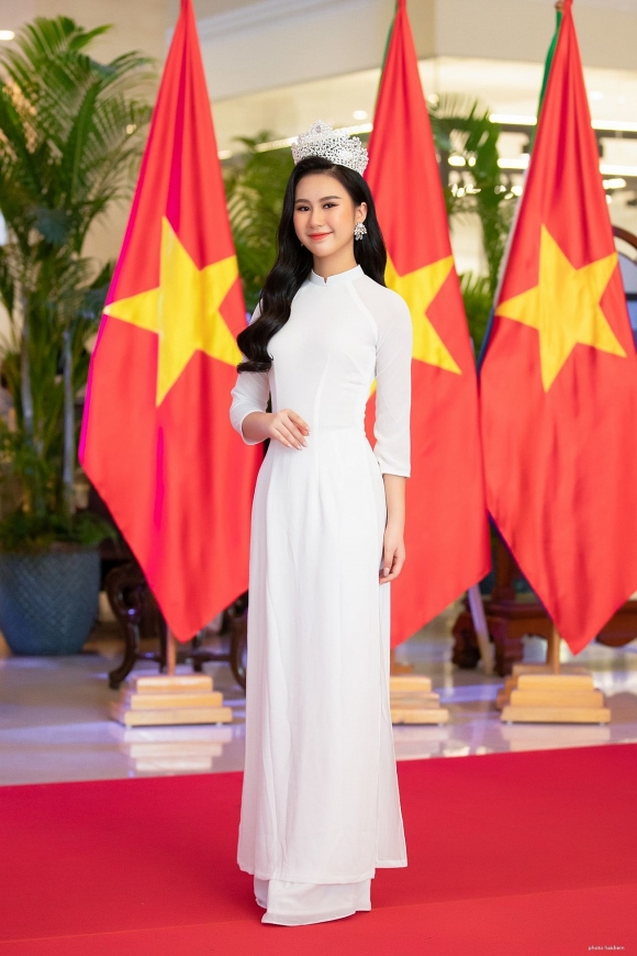 Cô gái 14 tuổi đại diện Việt Nam thi 'Miss Teen Grand International 2022'