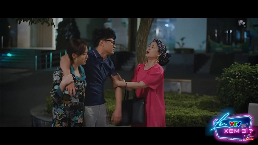 Thương ngày nắng về 2 - tập 5: Trang ghen ra mặt khi 'phi công' thân mật gái xinh