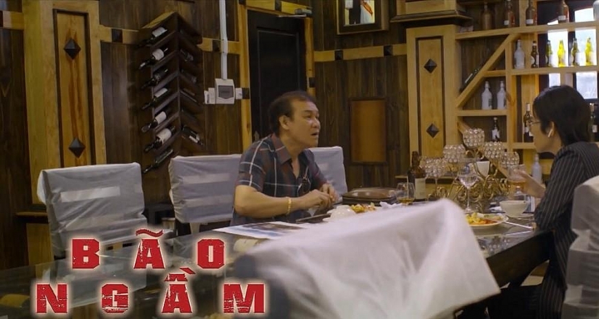 Thượng tá Tuất có cuộc gặp với 'Ong chúa'