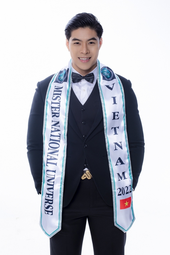 Á quân Việt Hoàng đại diện Việt Nam thi Nam vương Hoàn Vũ 2022