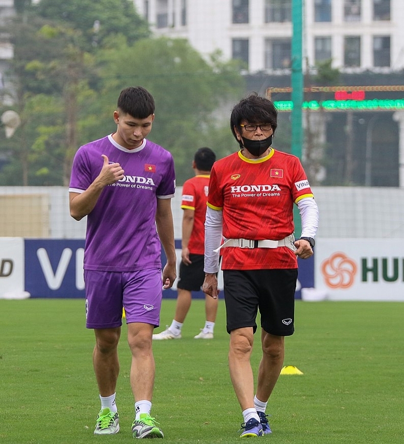 Liễu Quang Vinh vẫn phải tập riêng với bác sỹ Choi