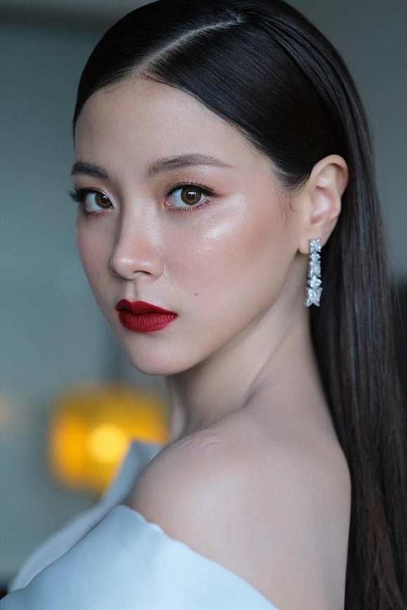 Sắc vóc 'không đùa được đâu' của nữ diễn viên Baifern Pimchanok