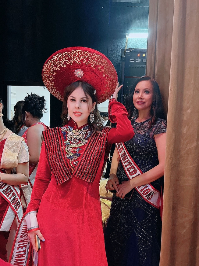 Nguyễn Như Quỳnh đăng quang Hoa hậu Quý bà Liên hợp quốc Quốc tế 2022