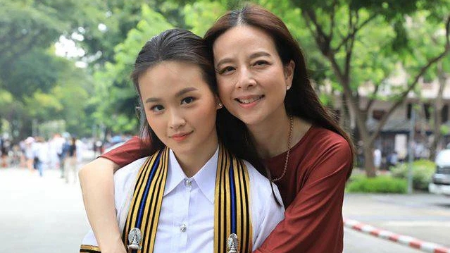Con gái của nữ tỷ phú Madam Pang: xinh đẹp, tài năng, có 2 bằng cử nhân