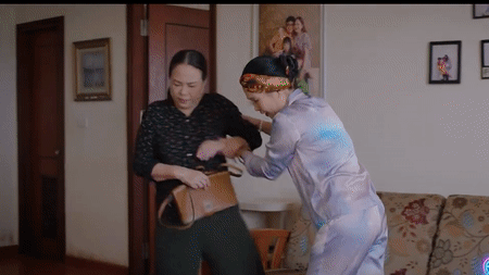  Bà Hiền đuổi mẹ Vân Khánh ra khỏi nhà