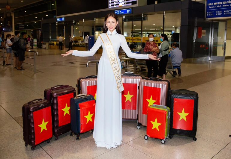 Đoàn Hồng Trang lên đường dự thi Miss Global 2022