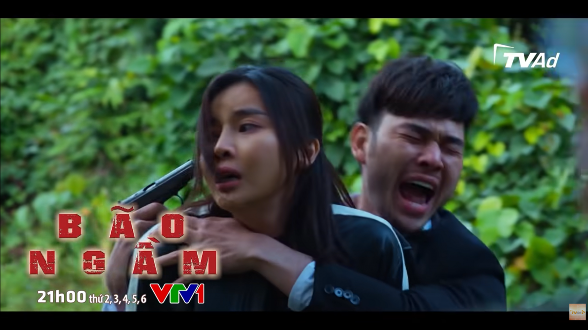 Hùng hoảng loạn bắt Hạ Lam làm con tin