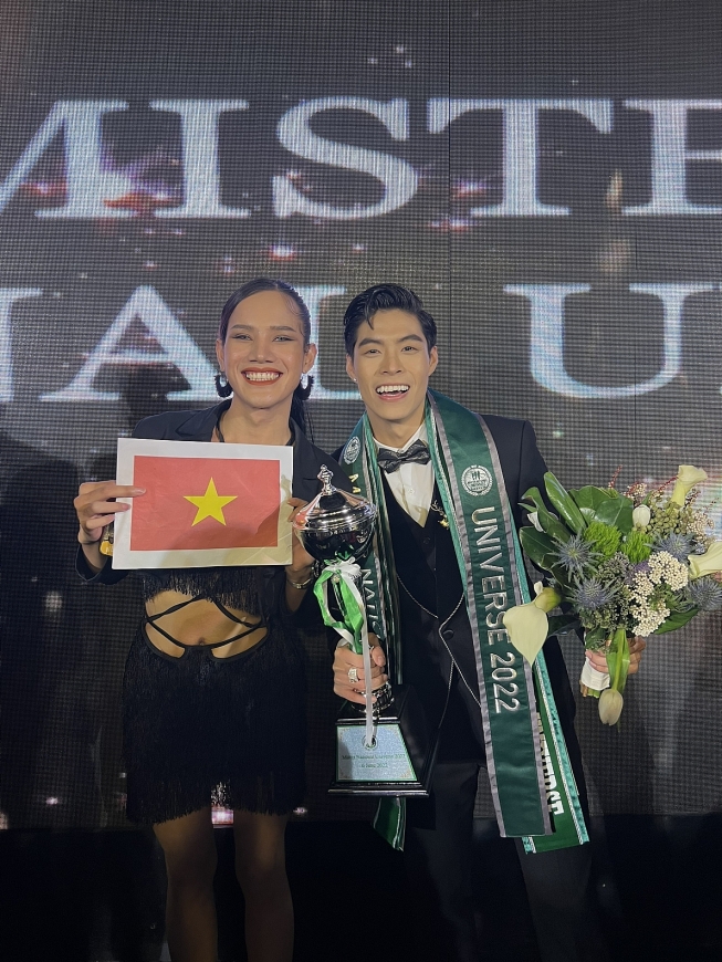 Ngô Hoàng Phi Việt đăng quang Nam vương Hoàn vũ 2022