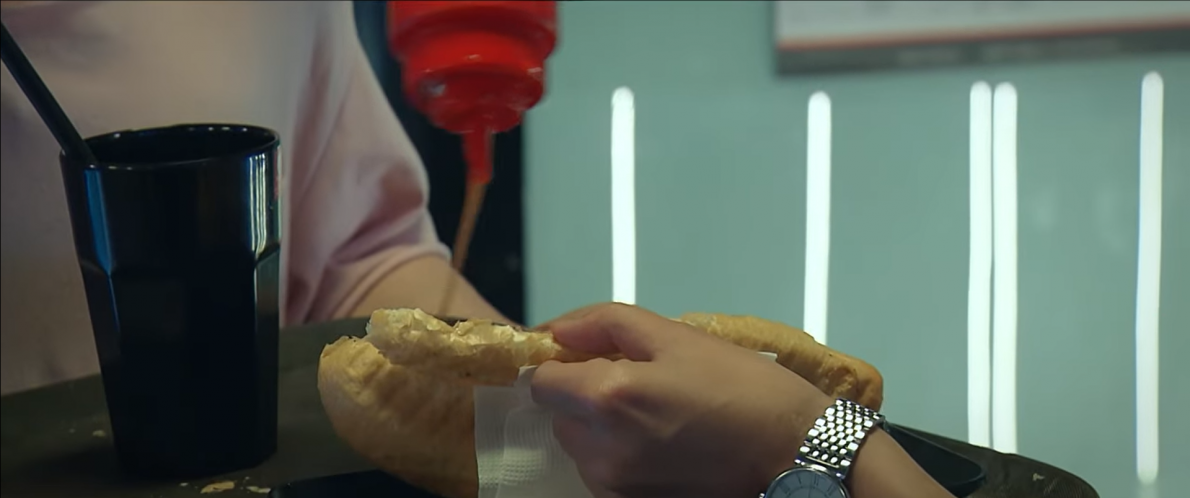 Lối nhỏ vào đời tập 2: Dũng được chị đẹp cứu lần 2