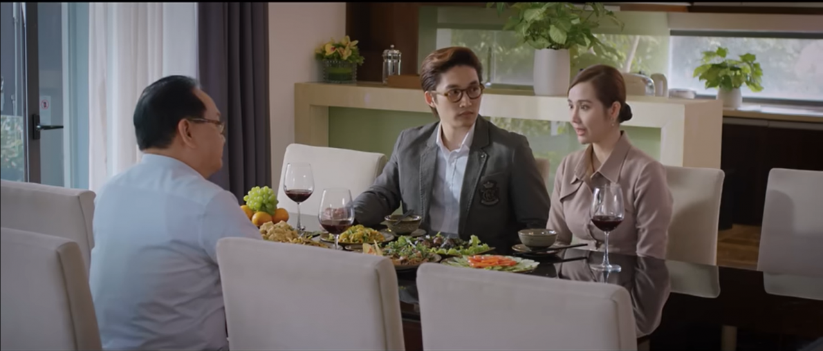 Thương ngày nắng về 2 tập 33: Bà Nhung xúc động khi Trang gọi “mẹ”