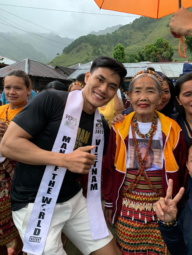 Quán quân Hữu Anh hóa chiến binh Rồng đi thi Man of The World 2022