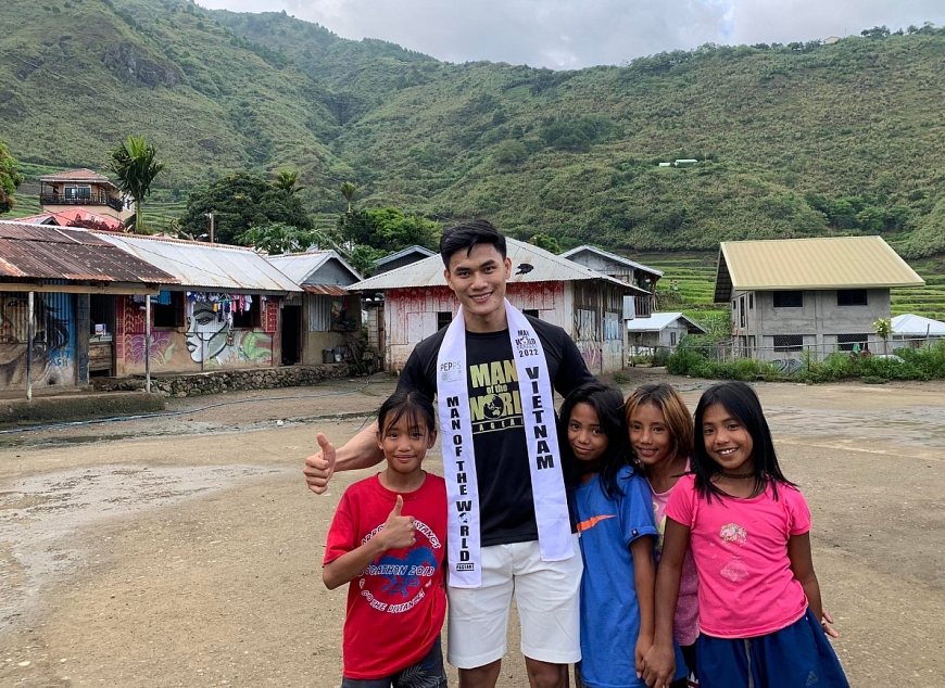 Quán quân Hữu Anh hóa chiến binh Rồng đi thi Man of The World 2022