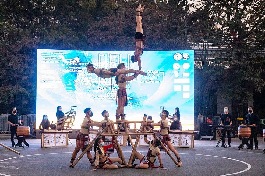 Cờ Việt Nam sẽ bao trùm mái vòm lớn nhất thế giới