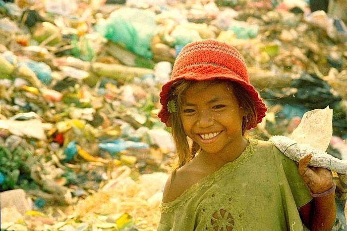 Sophy mưu sinh ở bãi rác Steng Meanchey năm 11 tuổi