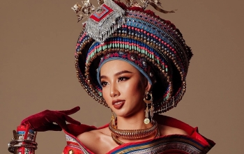 Thần thái cuốn hút của Hoa hậu Thùy Tiên trong trang phục dân tộc Thái Lan