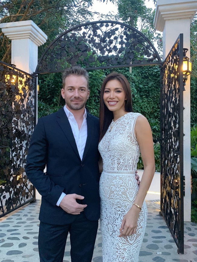 Minh Tú và bạn trai ngoại quốc