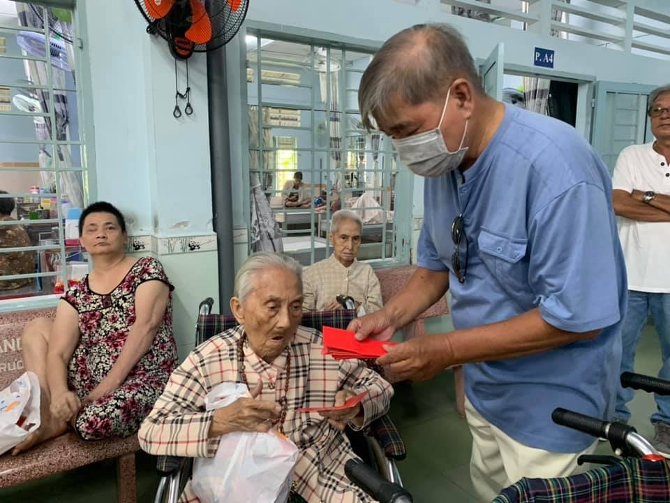 Sen Vàng Yêu Thương đem hơi ấm đến với NCT neo đơn vào những ngày cuối năm