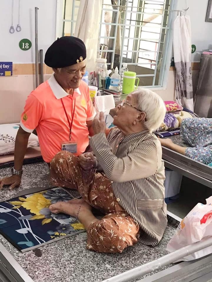 Sen Vàng Yêu Thương đem hơi ấm đến với NCT neo đơn vào những ngày cuối năm