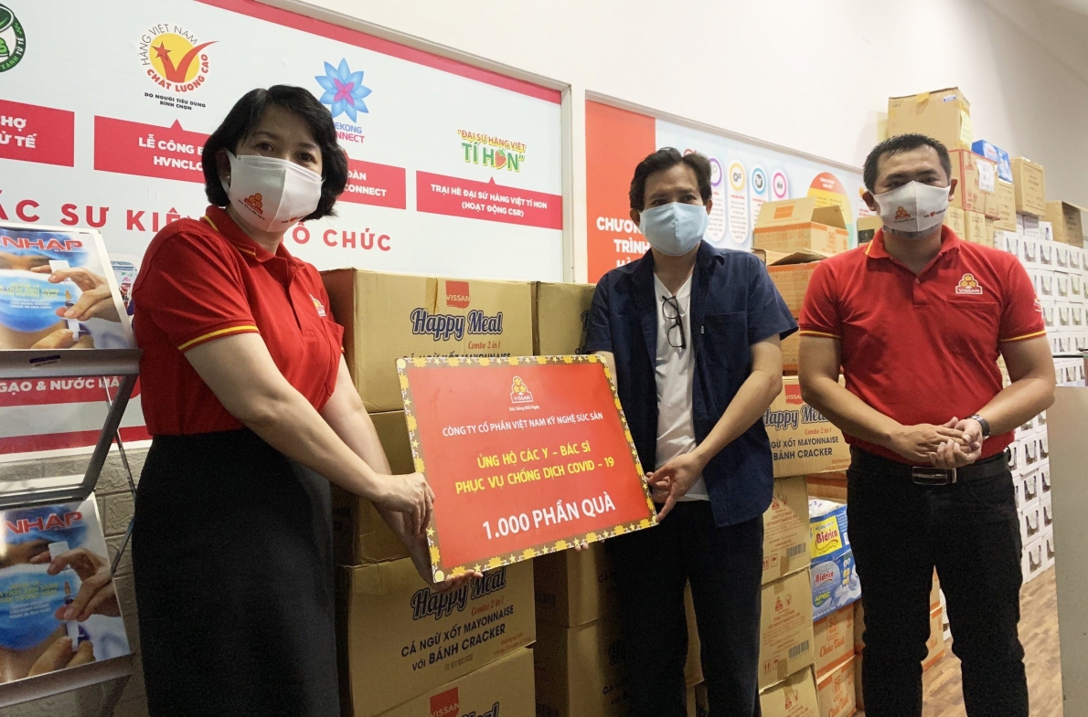 Công Ty VISSAN ủng hộ 2.600 phần quà cho đội ngũ Y Bác sĩ, nhân viên Y tế và người dân