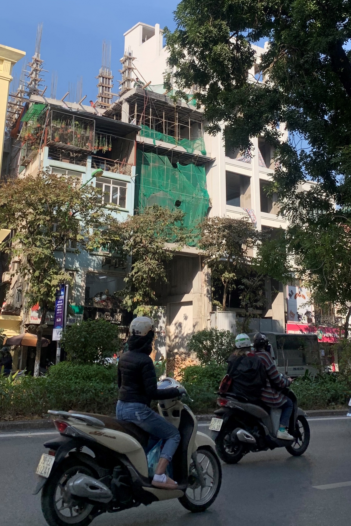 Thửa đất 244 Kim Mã vẫn tiến hành xây dựng mặc dù đang có tranh chấp