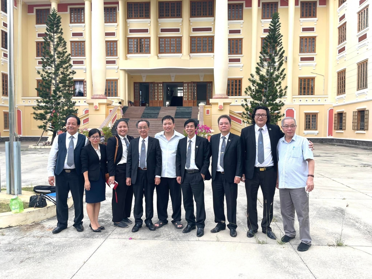 Các luật sư tham gia bào chữa cho các bị cáo (ảnh IT)