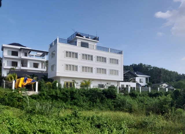 Ngôi nhà anh Bách xây gần xong bị nhóm người chiếm giữ