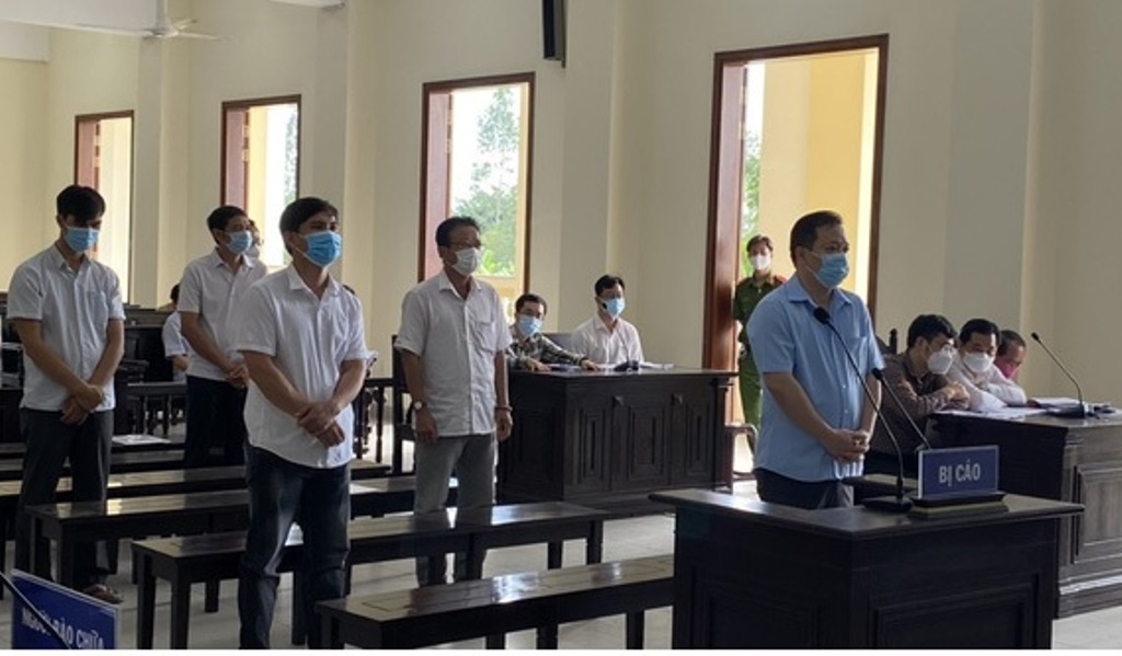 Các bị cáo tại phiên tòa sơ thẩm ngày 7/1/2022